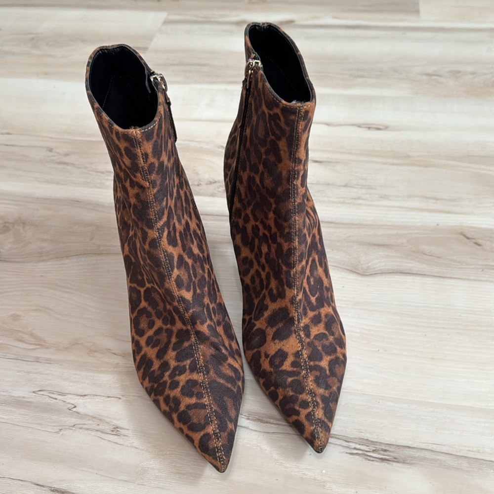 Nine West Leopard Print Pointed Toe Heeled Booties Size 8 NWOT - Picture 6 of 7